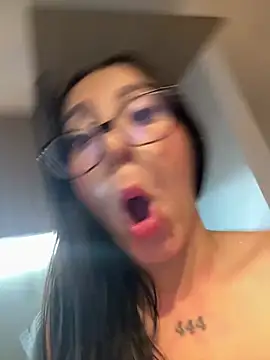 _QaraH – Naživo XXX chat