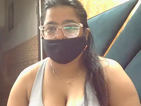 GangbangCouple 即時 XXX 聊天