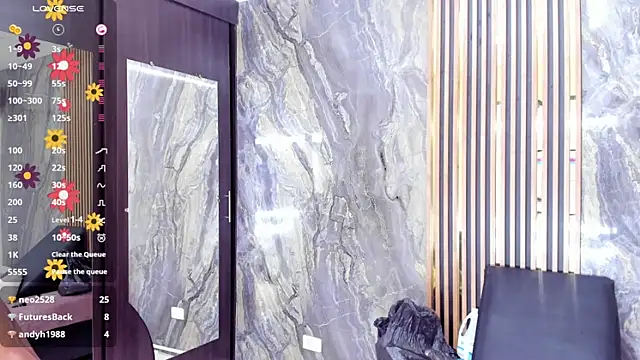 Show modela LauraSaenz01 na web-kameri