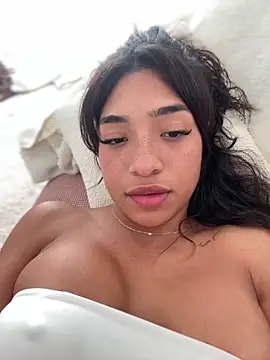 BellafrのライブXXXチャット