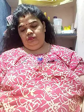 tamilthanushri Chat XXX in diretta