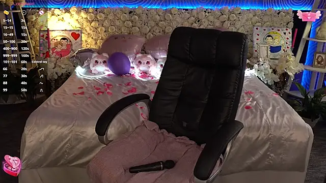 FoxyShy's Live XXX Chat