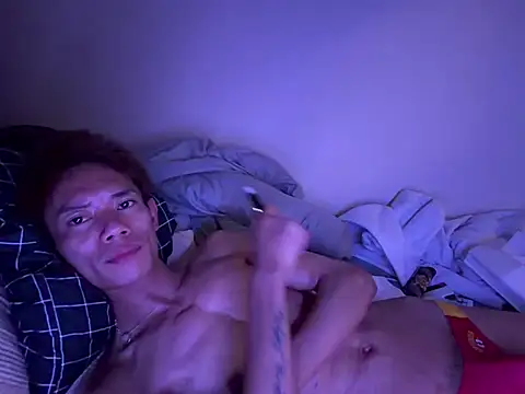 HORNY_RYU webkamerás műsora