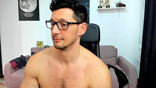 BrutusK08のライブXXXチャット