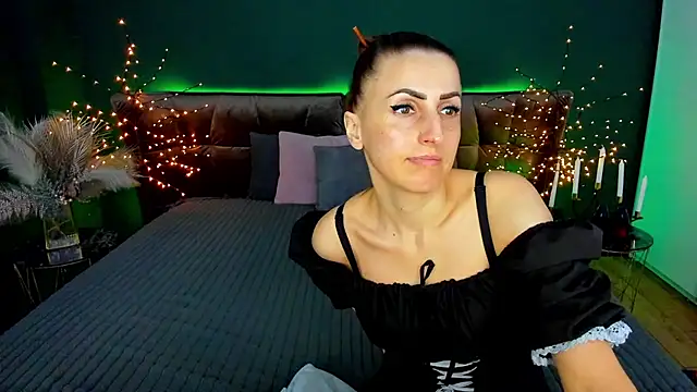 دردشة Rebecca_Diamond الجنسية المباشرة