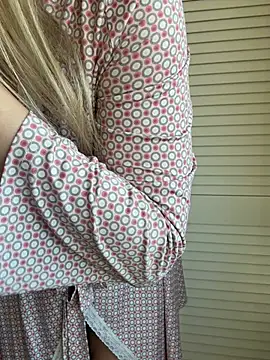 Show modela SiennaV na web-kameri