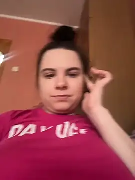 Chat XXX en directo de HellaReousx