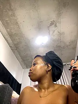 Mercedes_555 Adlı Modelin Web Kamerası Şovu