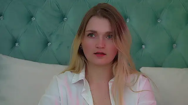 AnnyRaii Chat XXX live