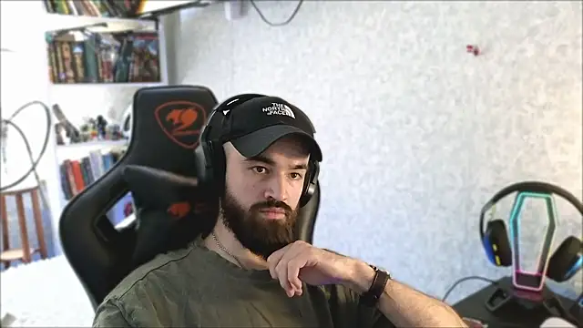 _Mostly_のウェブカメラショー