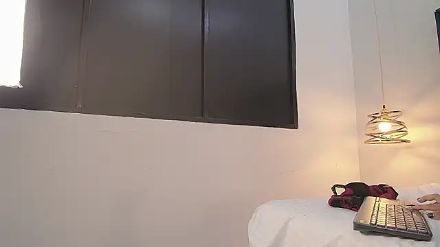 Dahlia_Rosse Adlı Modelin Canlı XXX Sohbeti