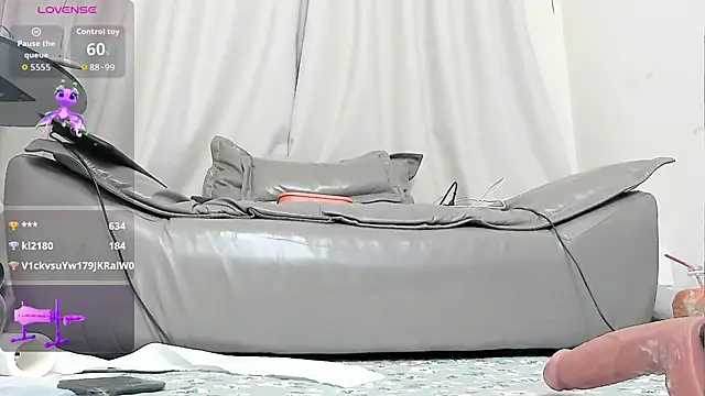 Chat XXX en directo de fox-yiyi