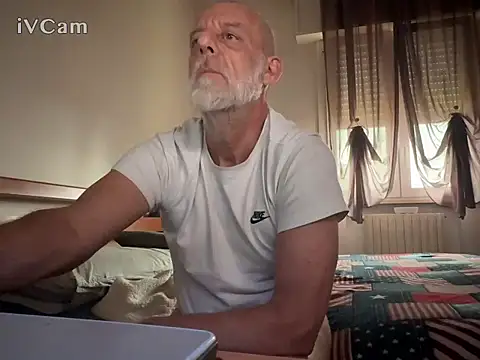 دردشة PierRiminiX الجنسية المباشرة