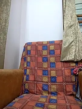 THEODORE54321: διαδικτυακό σόου στην κάμερα