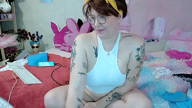 Sandrasexxyy élő XXX-chatje