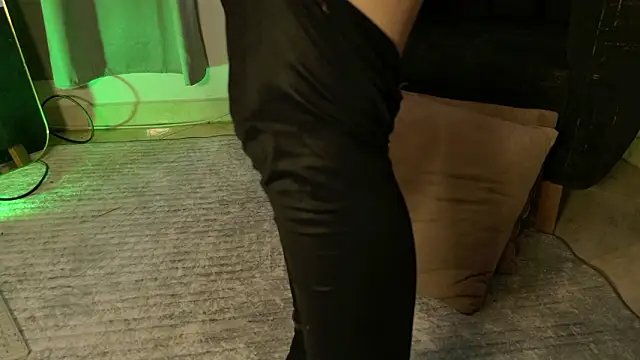 aramjones: онлайн-секс-чат