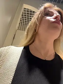 HarrietDart élő XXX-chatje