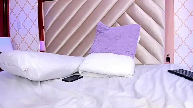 SamanthaGrace1 Adlı Modelin Canlı XXX Sohbeti