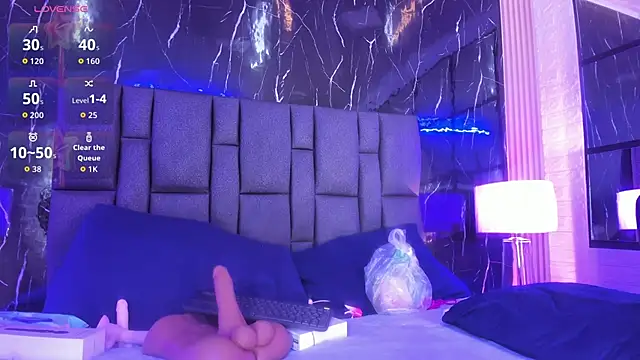 BustyGlow: онлайн-секс-чат