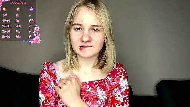 OdelinaFicken Show in webcam