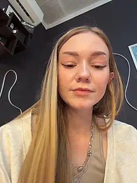 MilaMoone Live XXX Chat