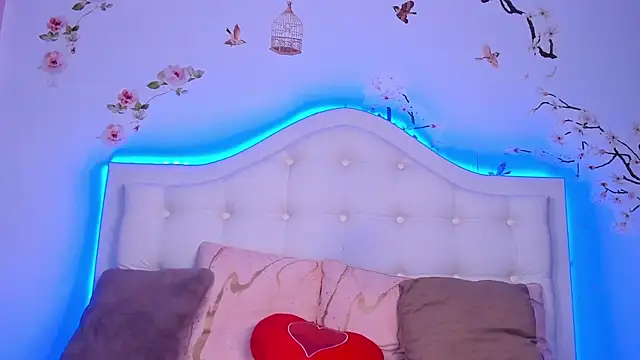 TinyBlair Chat XXX live