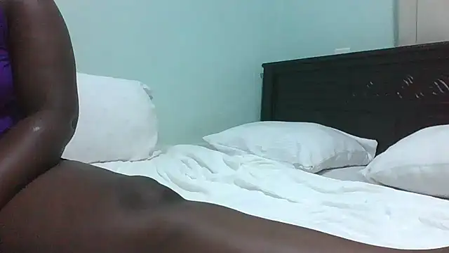 Huge_BootybaeのライブXXXチャット