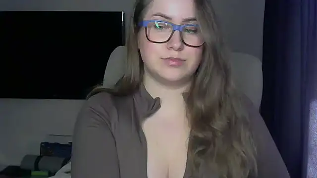 SeasonalSomeone's Live XXX Chat