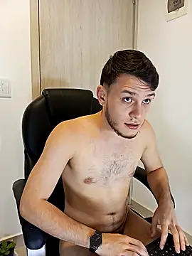 Pokazy przed kamerką – TommyYoung77