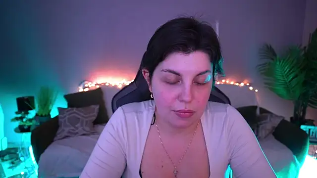 Chat +18 de MirandaWong ao vivo