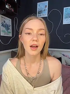 MilaMoone Adlı Modelin Canlı XXX Sohbeti