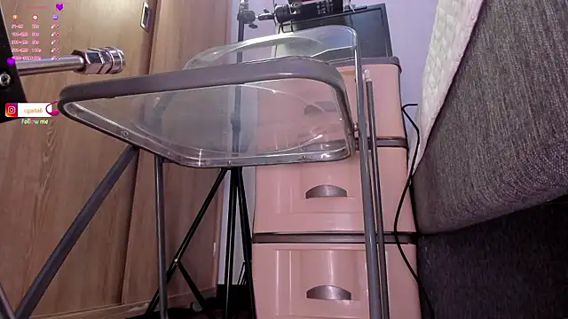 Chat +18 de carolgaita ao vivo