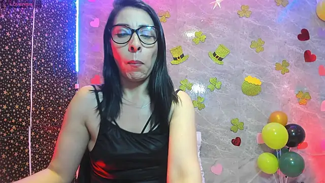 adellelennoxxのライブXXXチャット