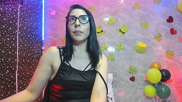 Czat XXX na żywo – adellelennoxx