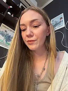 MilaMoone Adlı Modelin Canlı XXX Sohbeti