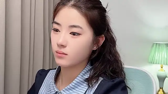 Nicole20266のライブXXXチャット