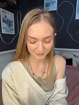 MilaMoone Adlı Modelin Canlı XXX Sohbeti