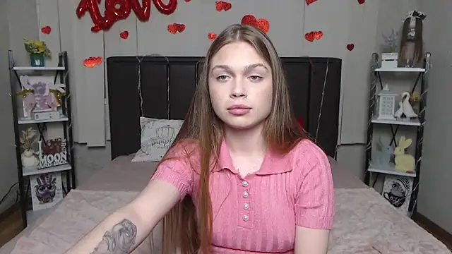 LaraPika Live XXX-chat