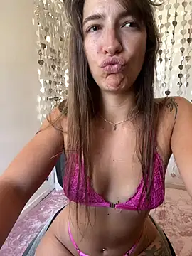 Chatroom XXX en direct de Yara-Lolii