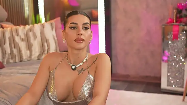 AmyBlair Chat XXX in diretta