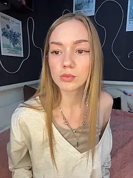 MilaMoone Chat XXX live