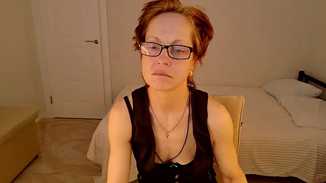 LioraWeiss' Live XXX Chat