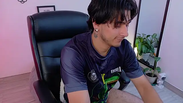 Show modela Elian_savoy na web-kameri