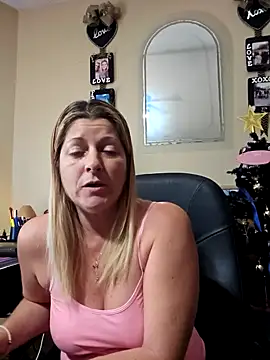 Онлайн чат XXX NikkiBlisss