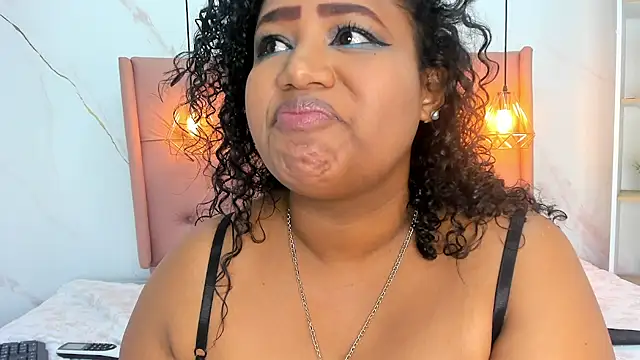 Belle_Brunette Show Webcam