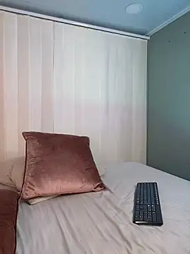 Mia_luxxx_'s Webcam Show