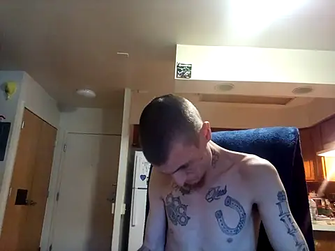 jizzyglizzy92 élő XXX-chatje