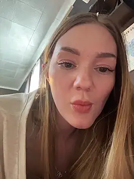 แชท XXX สดของ MilaMoone