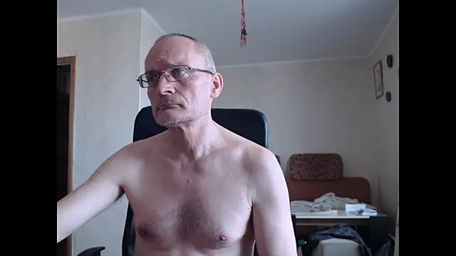 sergeynew2 élő XXX-chatje