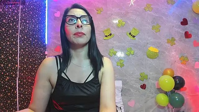 Živý XXX chat adellelennoxx